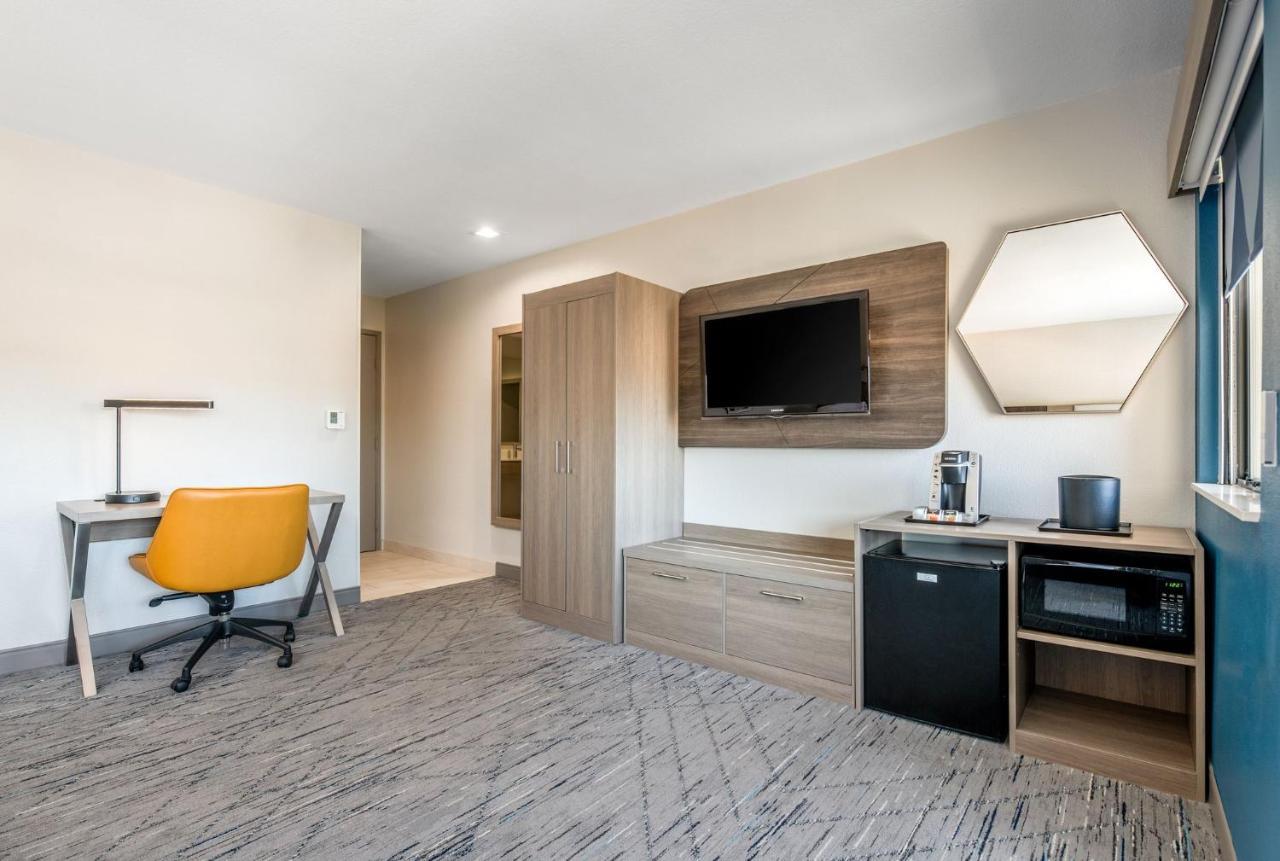 Holiday Inn Express San Diego South - National City By Ihg Bagian luar foto