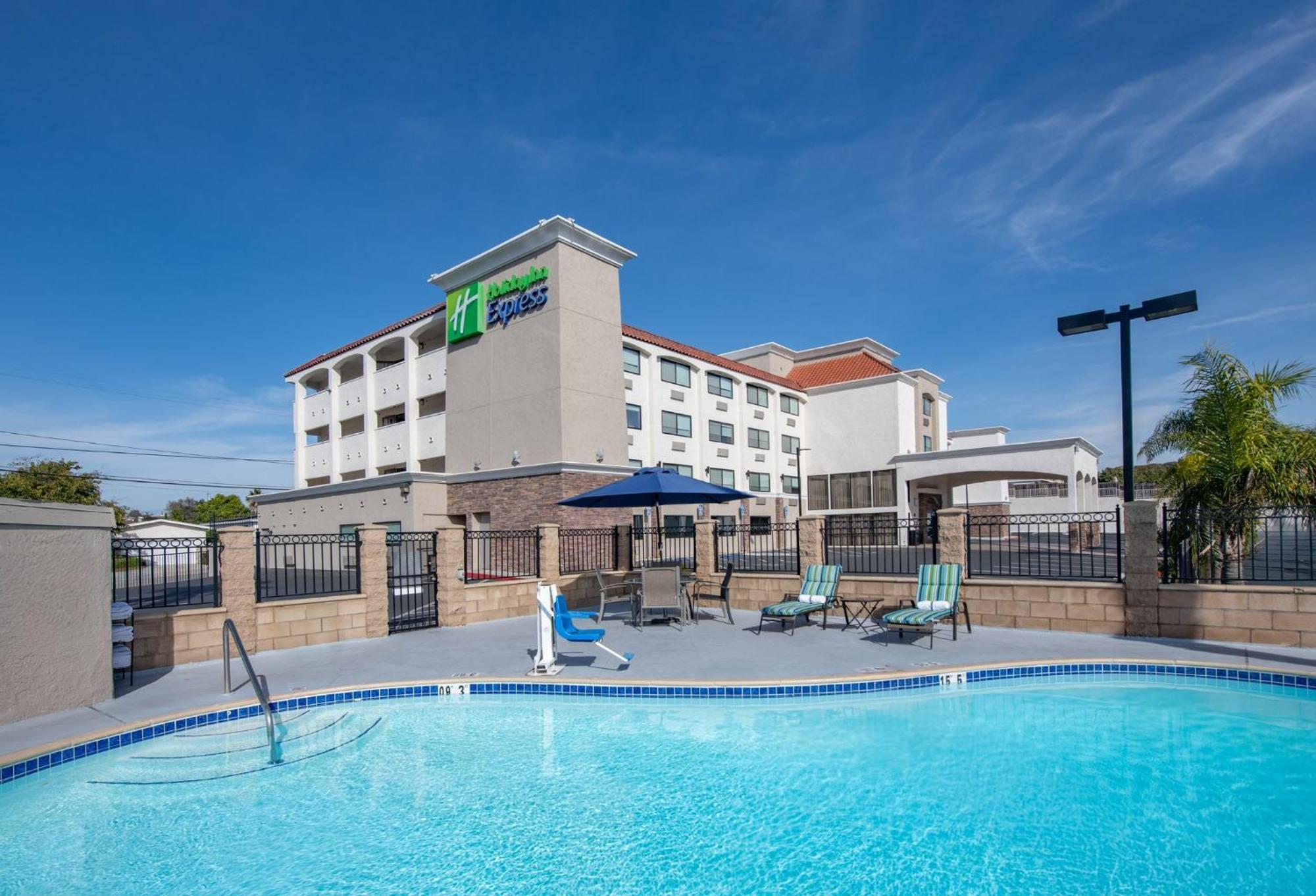 Holiday Inn Express San Diego South - National City By Ihg Bagian luar foto