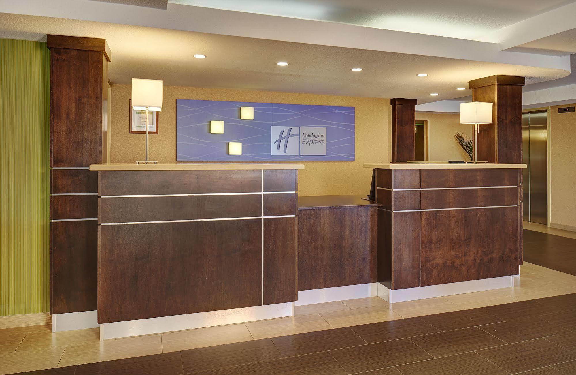 Holiday Inn Express San Diego South - National City By Ihg Bagian luar foto