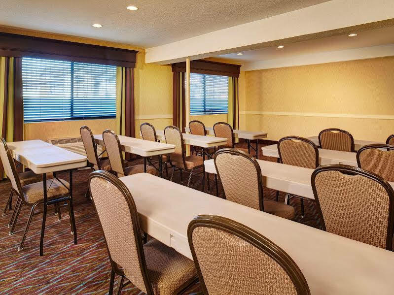Holiday Inn Express San Diego South - National City By Ihg Bagian luar foto